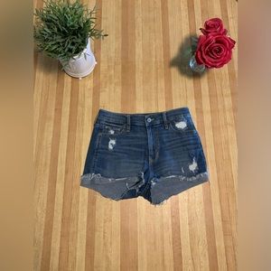 Hollister high waisted shorts (1)
